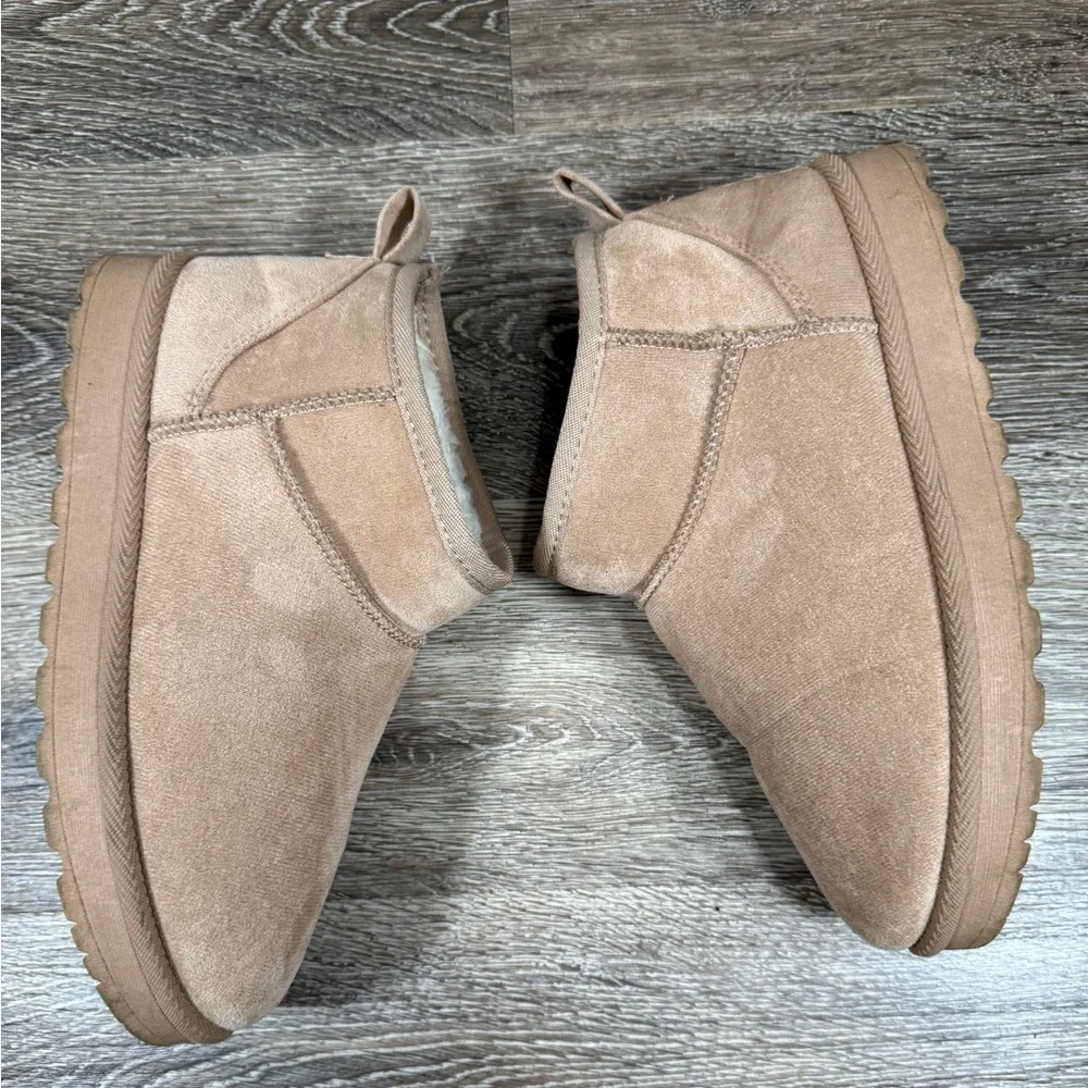 Boots Women's 6‎ Tan Faux Fur Lined Flat Booties Neutral Minimalist Cozycore